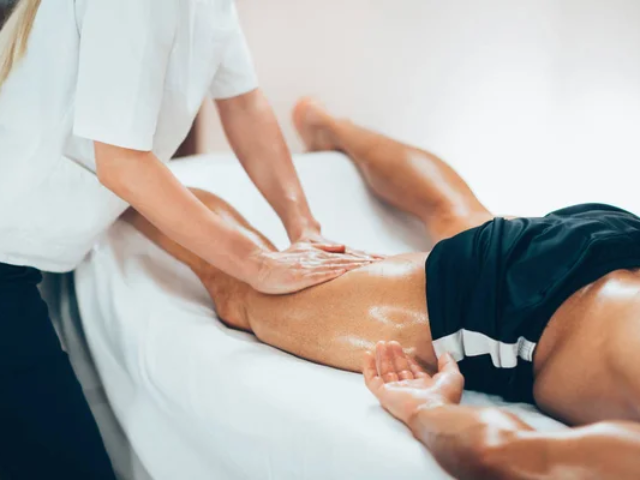 Massage Center in Karachi-leg-massage-physical-therapist-massaging